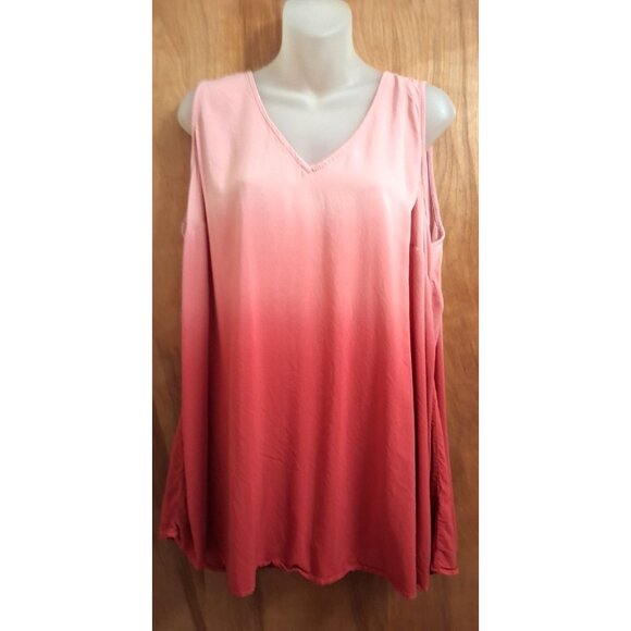 Torrid Women V-Neck Challis Sleeveless Top Blouse Ombre Blush Pink Red Size 2X - Picture 1 of 4